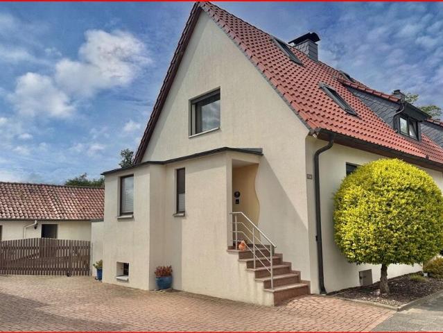 Charmante DHH mit Hinterhaus