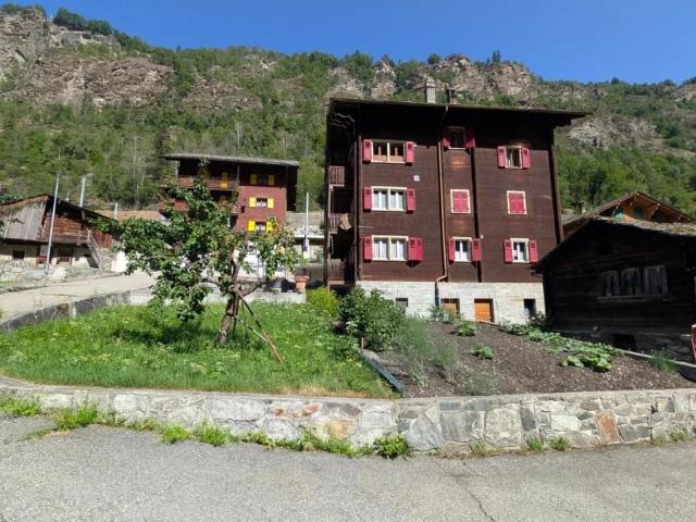 Charmante Duplexwohnung mit alpinem Charakter in Kalpetran