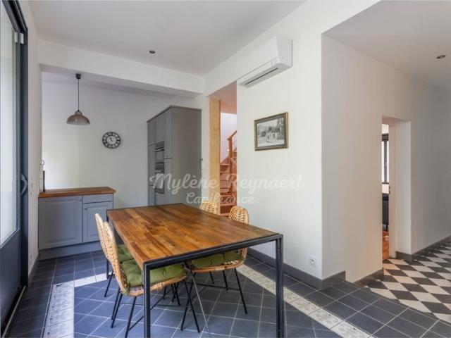 Charmante échoppe de 147m2 avec superbe jardin de 200m2 Sa. 147m² Bordeaux