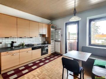 Charmante Eigentumswohnung mit Balkon, Garage und Garten in Mattighofen