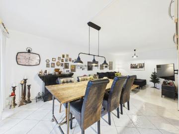 Etagenwohnung zum Verkauf in Pfäffikon ZH