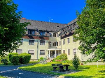 Charmante Erdgeschosswohnung mit großem Garten saniert & zentral gelegen