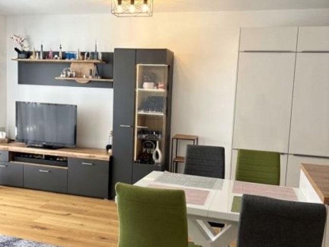 Charmante Erdgeschosswohnung mit großzügiger Terrasse, Garagenplatz und naturnaher Lage in 1220 Wien verfügbar ab 01.12