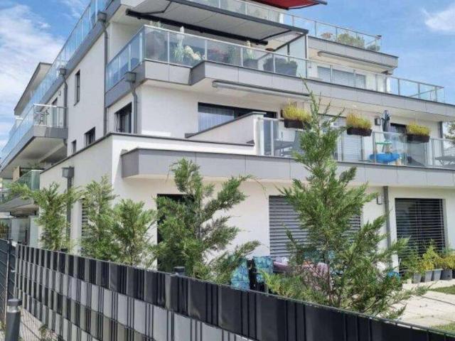 Charmante Erdgeschosswohnung mit großzügiger Terrasse, Garagenplatz und naturnaher Lage in 1220 Wien verfügbar ab 01.12