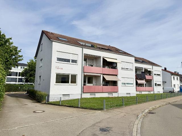 Charmante Erdgeschosswohnung mit Loggia und Stellplatz sofort bezugsfrei