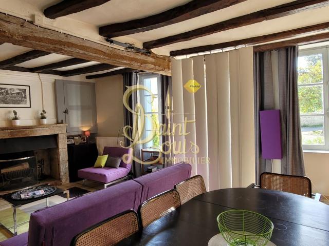 Charmante Et Atypique Maison De Village 3 Chambres Cour 120m² Richelieu