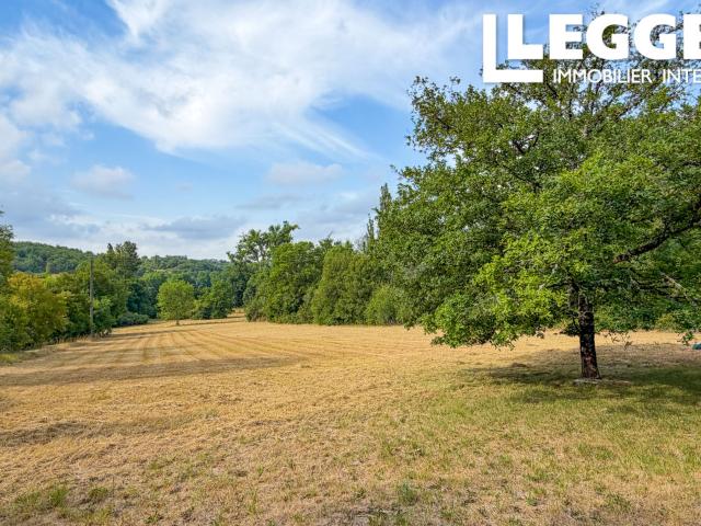 Charmante et authentique maison de campagne en pierres de 135 m2 en pierres, grand terrain
