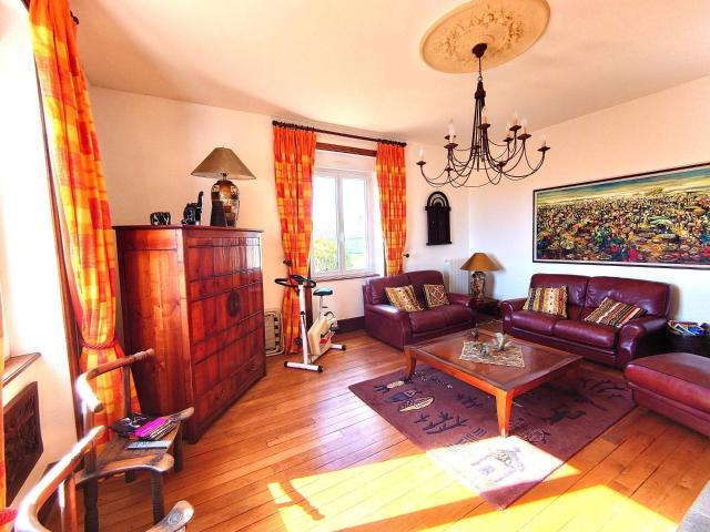 Charmante Et Authentique Maison De Caractere ! 246m² Bassignac Le Haut