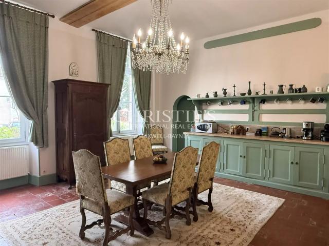 Charmante et spacieuse maison de maître 909m² Saint Justin