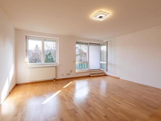 Charmante Etagenwohnung mit Terrasse und Garagenstellplatz