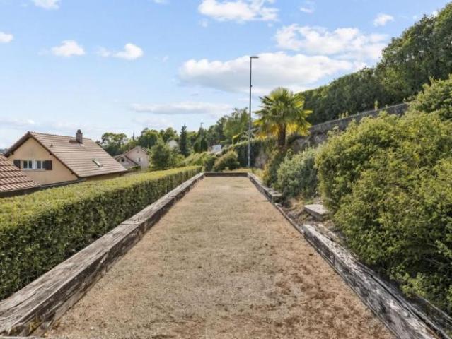 Charmante Familienvilla mit Seeblick in Grandson