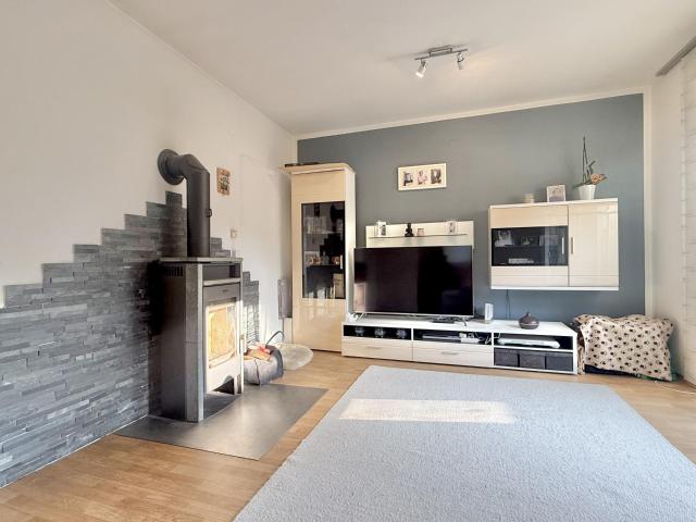 4 Zimmer Familienwohnung mit Kamin und Terrasse