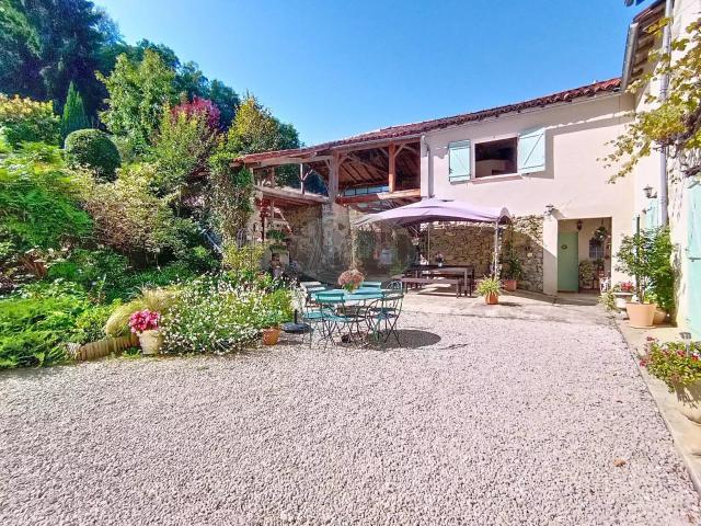 Charmante ferme chambres d'hôtes 250m² Aspet