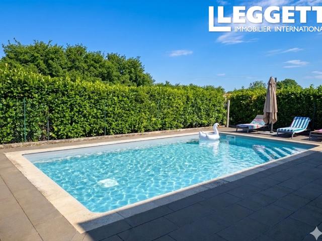 Charmante ferme avec appartement séparé, dépendances, piscine et grand parc au calme