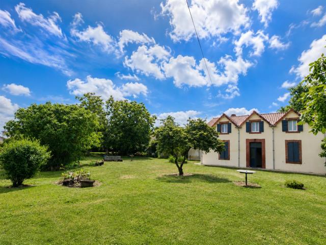 Charmante ferme avec jardin au cœur de Madiran 134m² Madiran