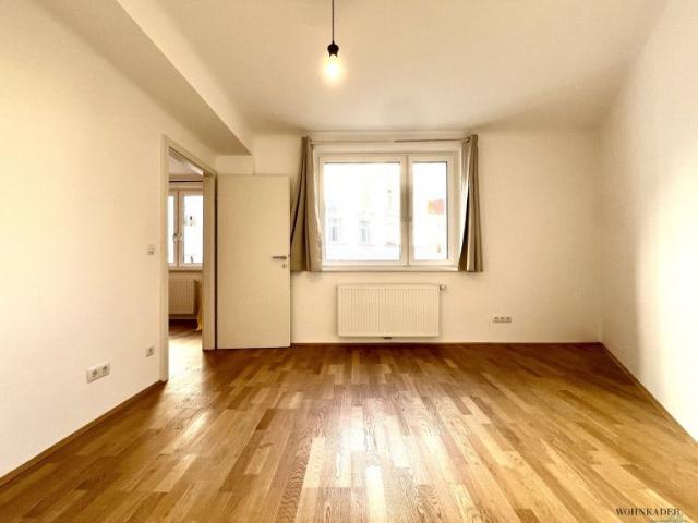 Charmante, frisch renovierte 3 Zimmerwohnung in ruhiger Lage nahe dem Karmelitermarkt