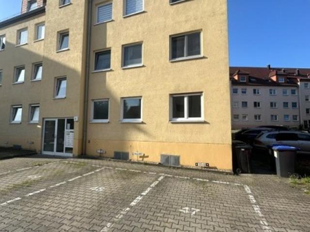 Charmante, frisch renovierte, 2 Zimmer Wohnung mit Balkon in gepflegter Wohnanlage