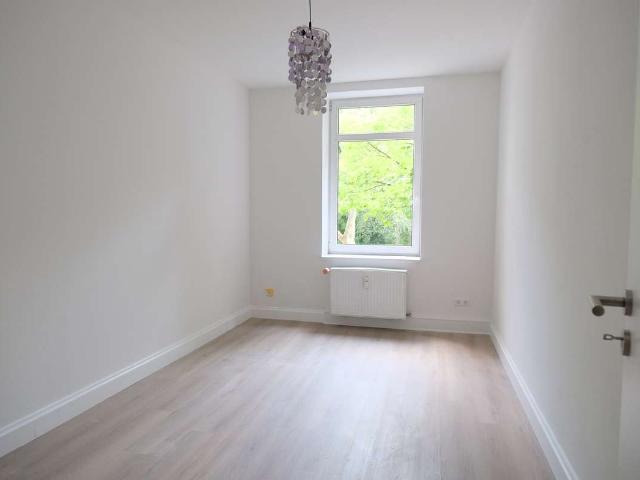Charmante, frisch sanierte Wohnung mit Stellplatz & Balkon in 2026!