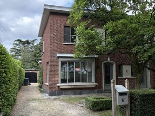 Charmante half open woning