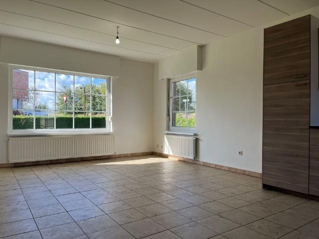 Charmante halfopen bebouwing met 2 slaapkamers te huur in de Vosseslag