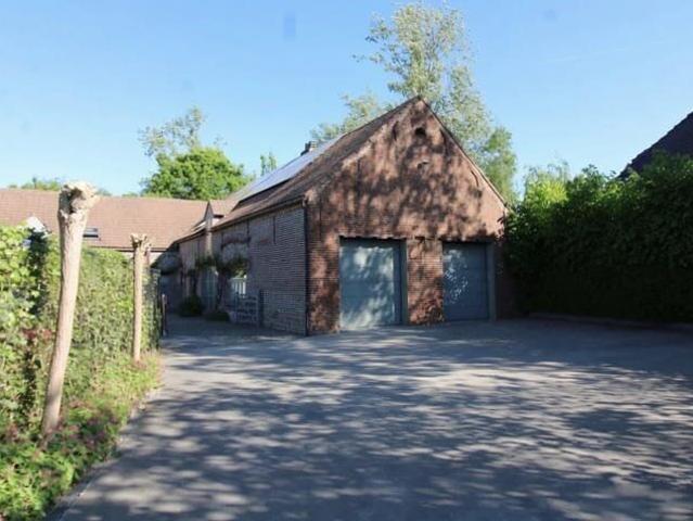 Charmante halfopen bebouwing met 3 slaapkamers te Opwijk