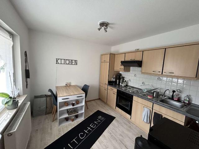 Charmante, helle 1 Zimmer Wohnung mit separater Wohnküche, teilmöbliert und ideal für Pendler