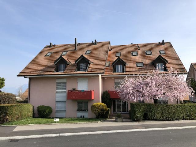 Charmante, helle 2,5 Zimmer Wohnung in Tolochenaz