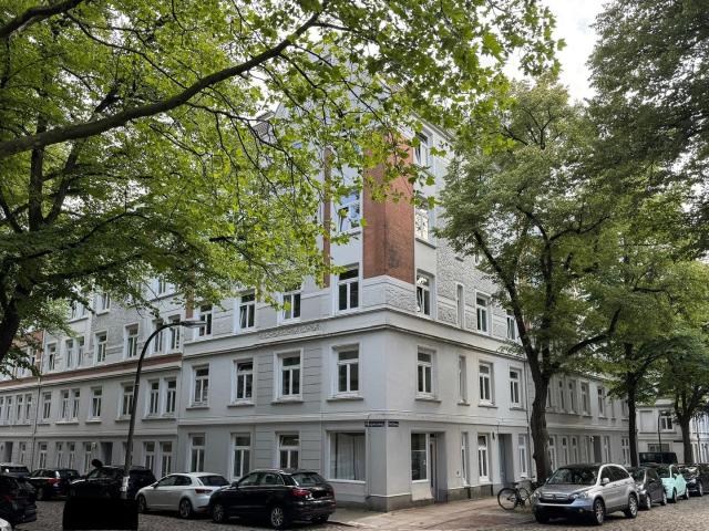 Charmante, helle kernsanierte Altbauwohnung im Herzen von Winterhude