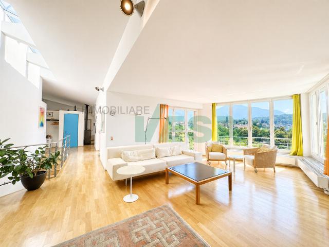 Wunderbare Liegenschaft mit Villa, romantischem Rustico und Bauland