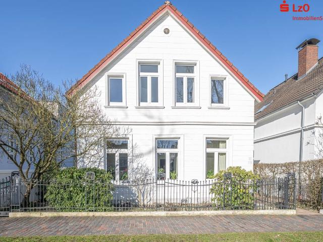 Charmante Oldenburger Hundehütte direkt am Kanal