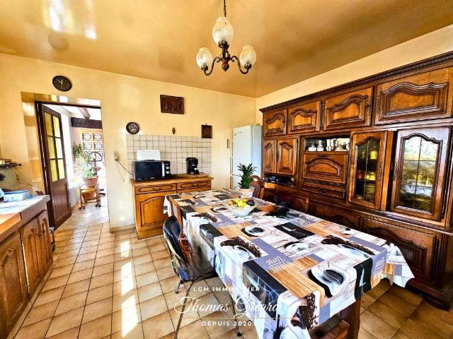 Charmante longère, double garage et terrain piscinable sans. 116m² Bonneval