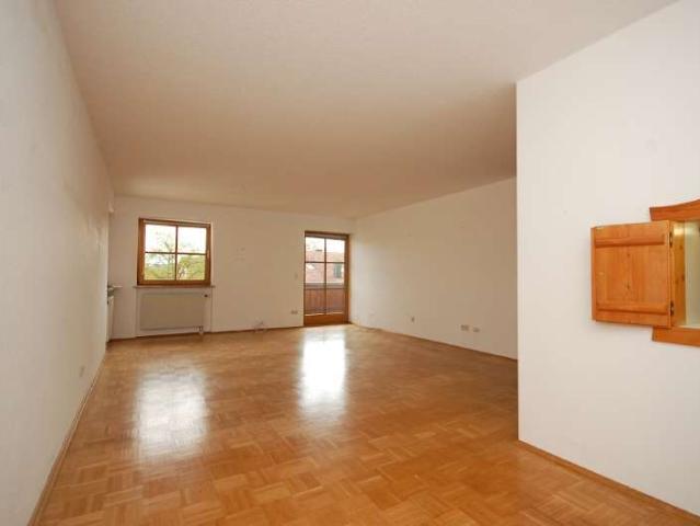 Charmante, lichtdurchflutete 3 Zimmer Wohnung im Herzen von Feldkirchen Westerham