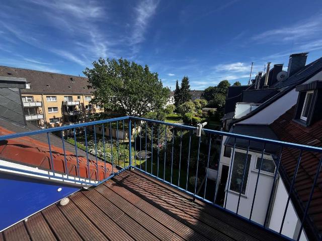 Charmante lichtdurchflutete Eigentumswohnung mit Dachterrasse in Südlage