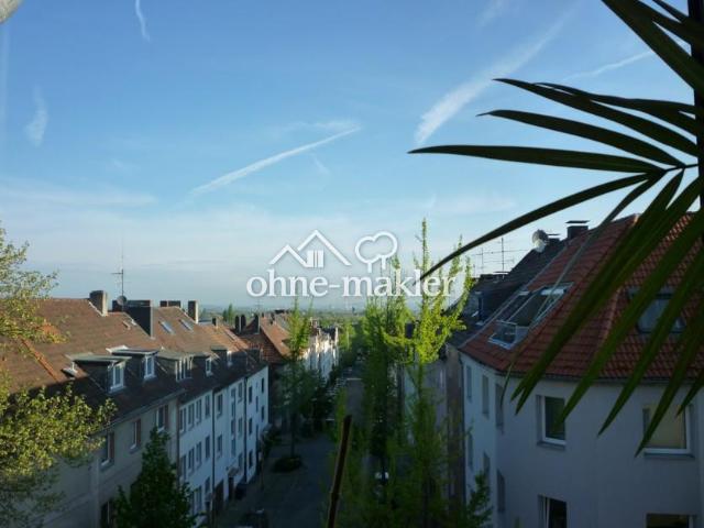 Charmante lichtdurchflutete Eigentumswohnung mit Dachterrasse in Südlage