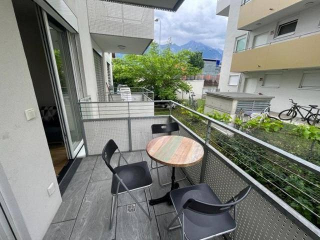 !Charmante möbliertes Appartment mit Garage!