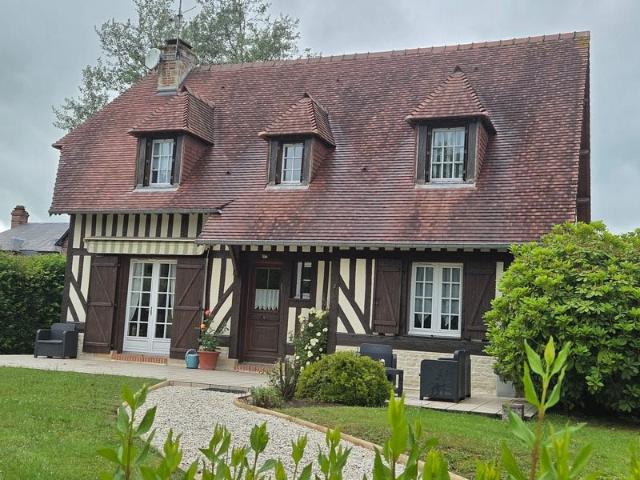 Charmante maison Normande de 135 M2 avec colombages et grand. 135m² Surville