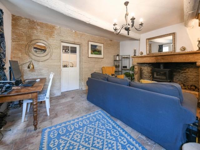 Charmante maison au cœur d'un village prisé avec commerces à 4.5 kms d'Uzès