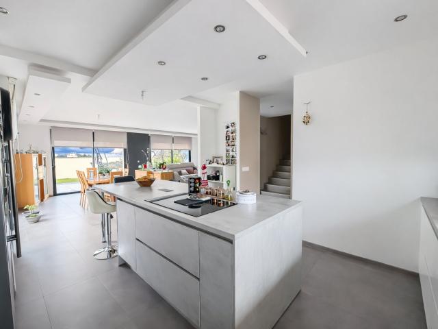 Charmante maison au coeur d'Eschau 67114 de 160m2/hab. avec terrasses, jardin, double garage