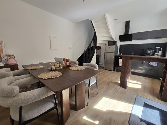 Charmante maison avec cour!