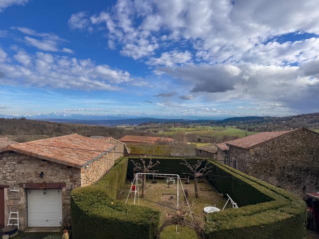 Charmante maison avec dépendances et terrain Pélussin 42