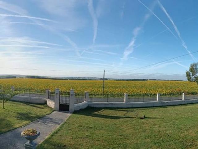 Charmante maison avec hangar et 360 vue