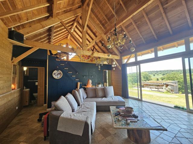 Charmante maison avec installations pour chevaux, spa et vue. 135m² Cérilly