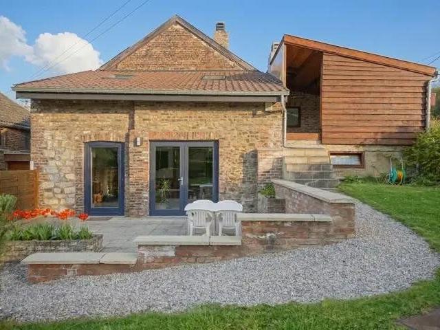 Charmante maison avec jardin & carport sur les hauteurs d'Am