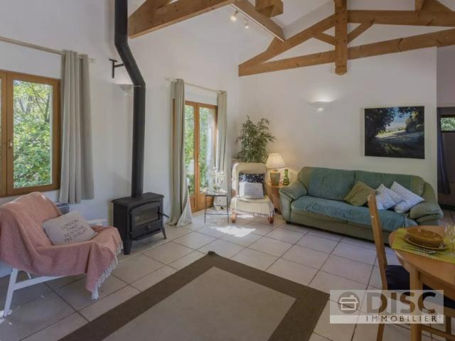 Charmante maison avec jardin et piscine