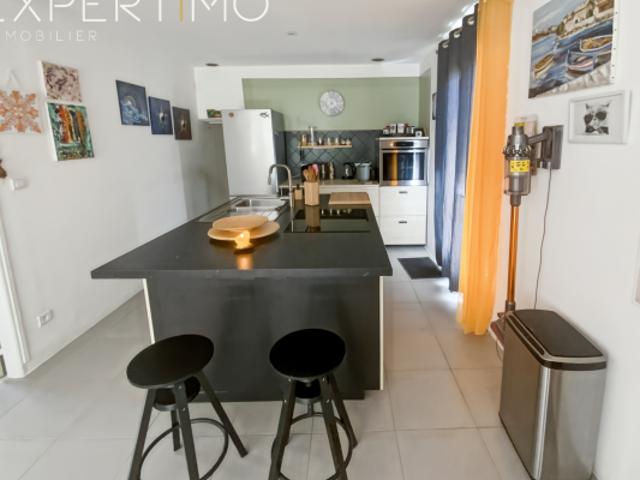 Charmante maison avec plus de 3 000 m2 de terrain arboré R