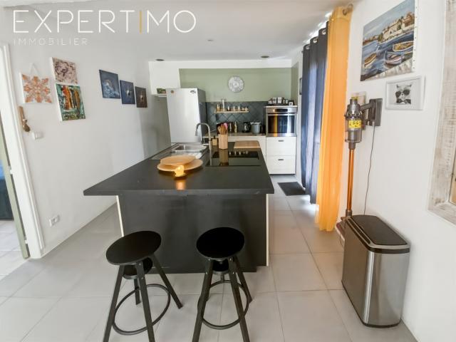 Charmante maison avec plus de 3 000 m2 de terrain arboré Rev. 53m² Revest Du Bion