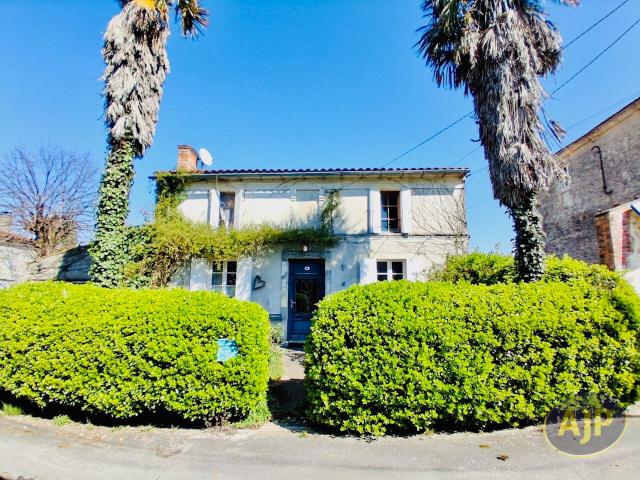 Charmante maison avec un grand jardin à Saint Christoly Médoc