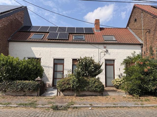 CHARMANTE MAISON A 5 MINUTES DU CENTRE MONTOIS