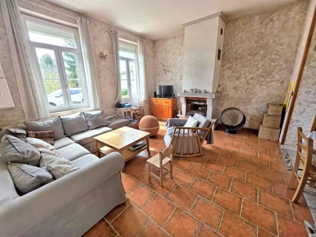 Charmante Maison à Camon