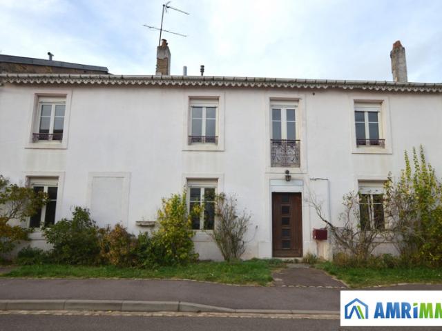 Charmante Maison à Rénover à Chambley Bussières